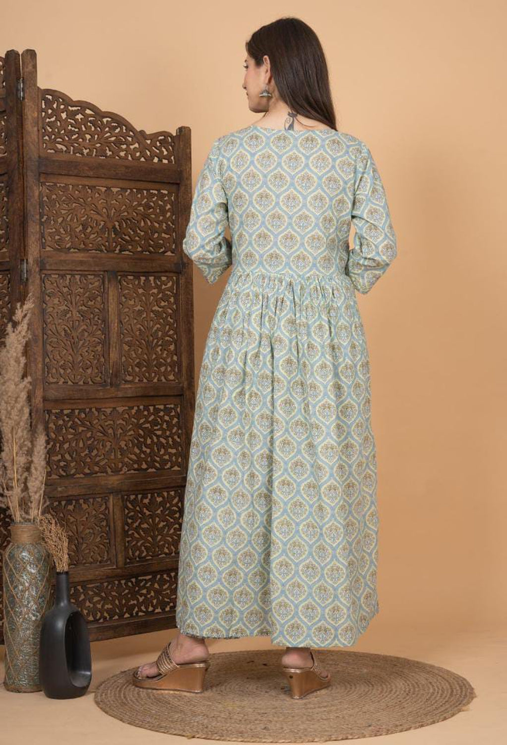side cut long kurtis at Rs 900 in Greater Noida | ID: 24525767391