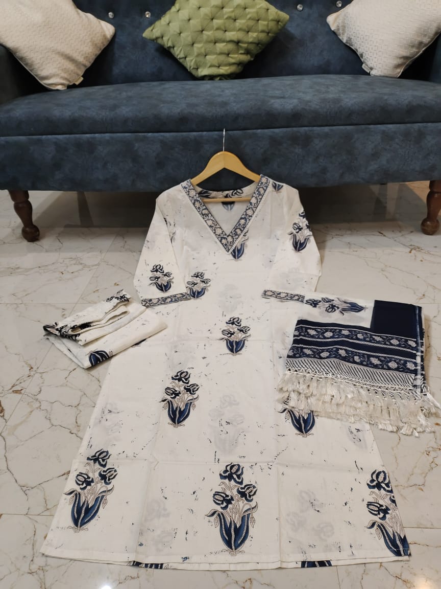 Beautiful Cotton Fabric procin Printed Kurti With Pant And malmal Dupatta