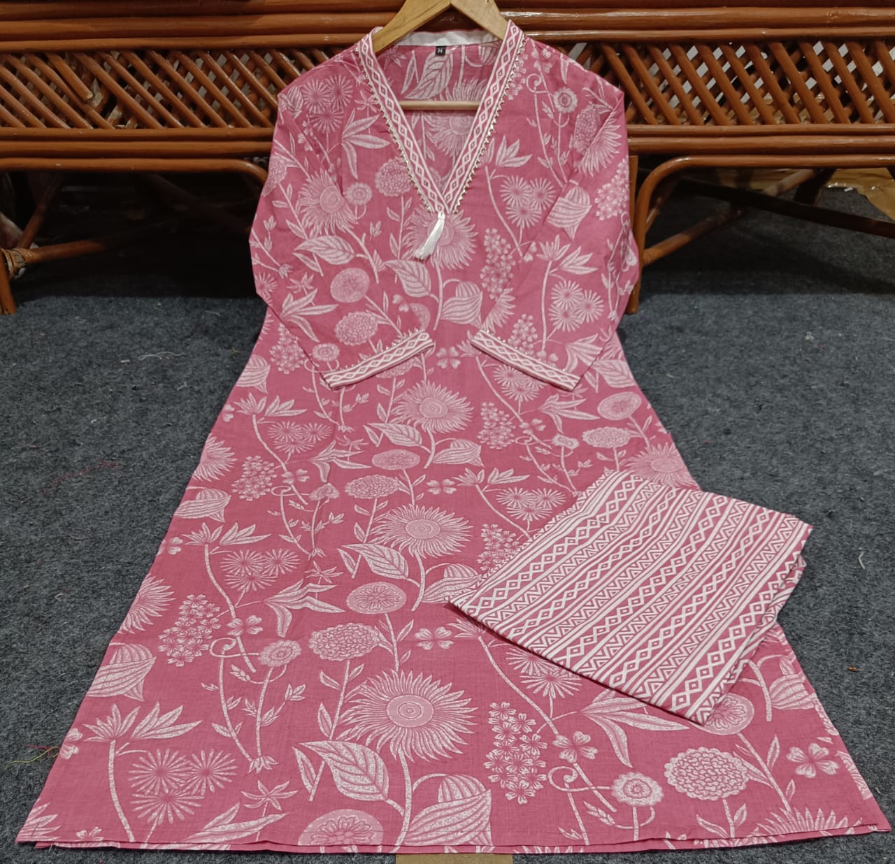 beautiful design This summer special dress is perfect for regular wear as office wear and kurti pent Design for Gorgeous ladies