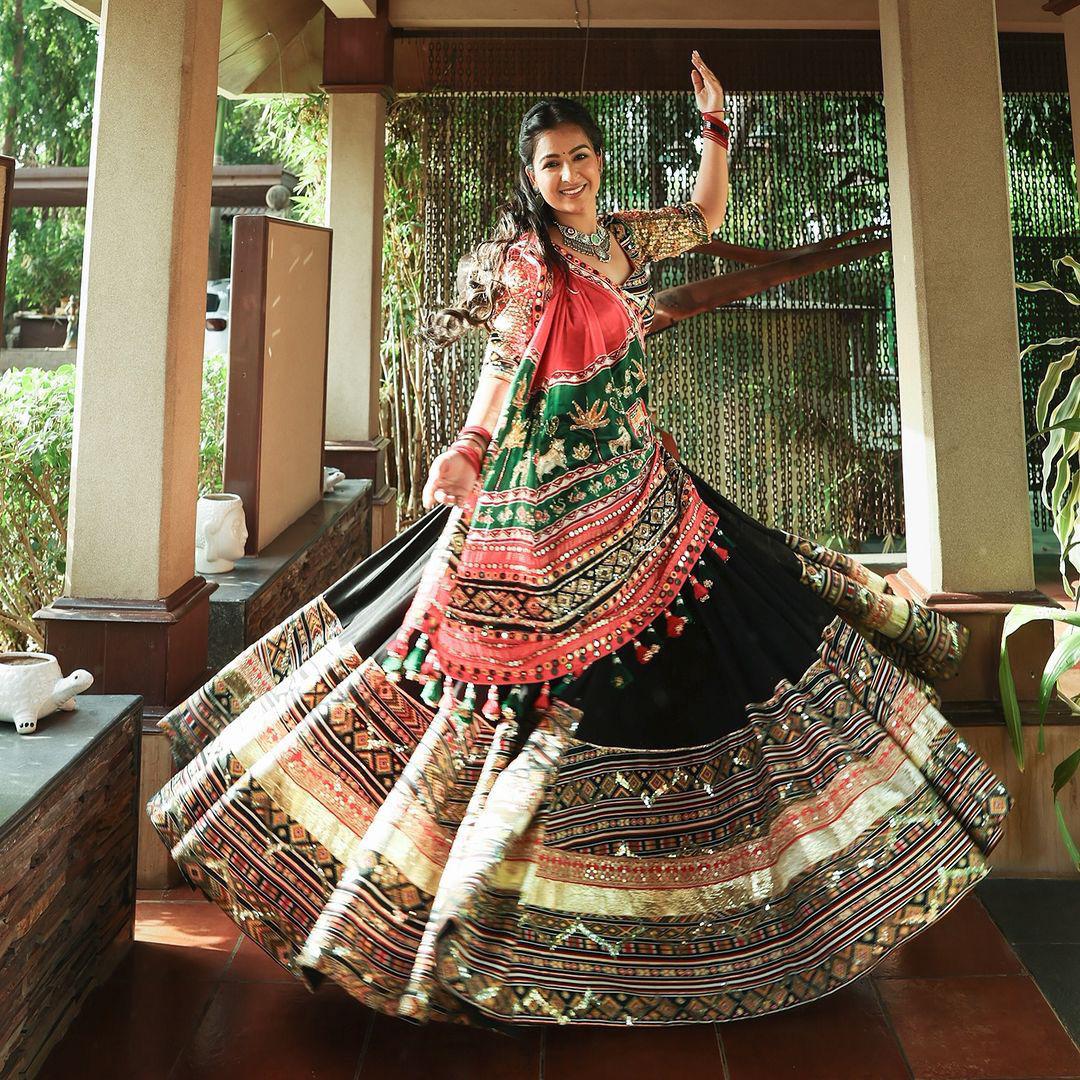 Navratri speical butter silk lehenga choli heavy printed chaniya choli real mirror work dandiya dress Navratri Pooja lehenga choli set.