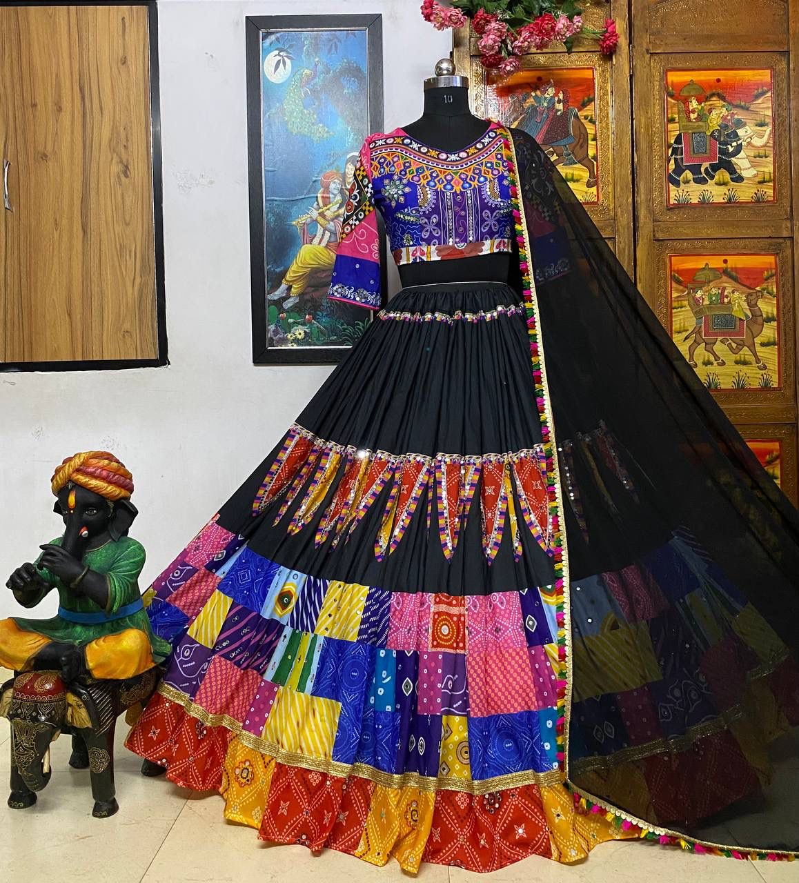 Garba Chaniya Choli Bollywood Chaniya choli Designer Navratri dress Navratri Lehenga choli Embroidered Navratri Lehnga Indian Festival Dress