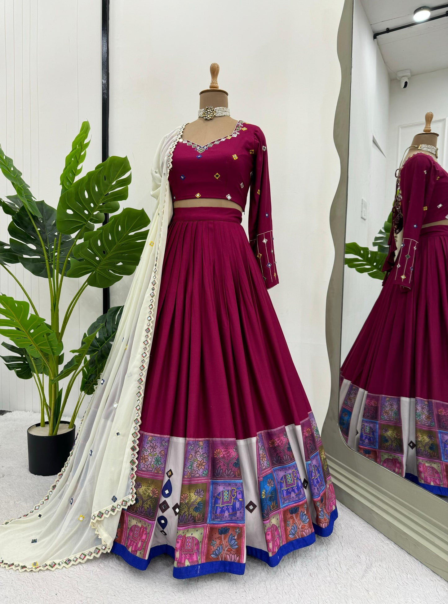 Garba Chaniya Choli Bollywood Chaniya choli Designer Navratri dress Navratri Lehenga choli Embroidered Navratri Lehnga Indian Festival Dress