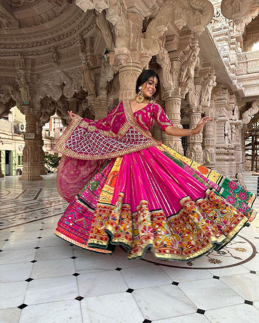 Garba Chaniya Choli Bollywood Chaniya choli Designer Navratri dress Navratri Lehenga choli Embroidered Navratri Lehnga Indian Festival Dress