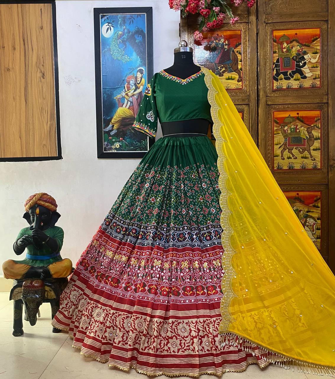 Garba Chaniya Choli Bollywood Chaniya choli Designer Navratri dress Navratri Lehenga choli Embroidered Navratri Lehnga Indian Festival Dress