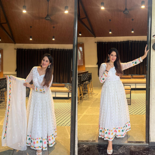 Presenting New  Đěsigner Anarkali Suit In New Fancy Style