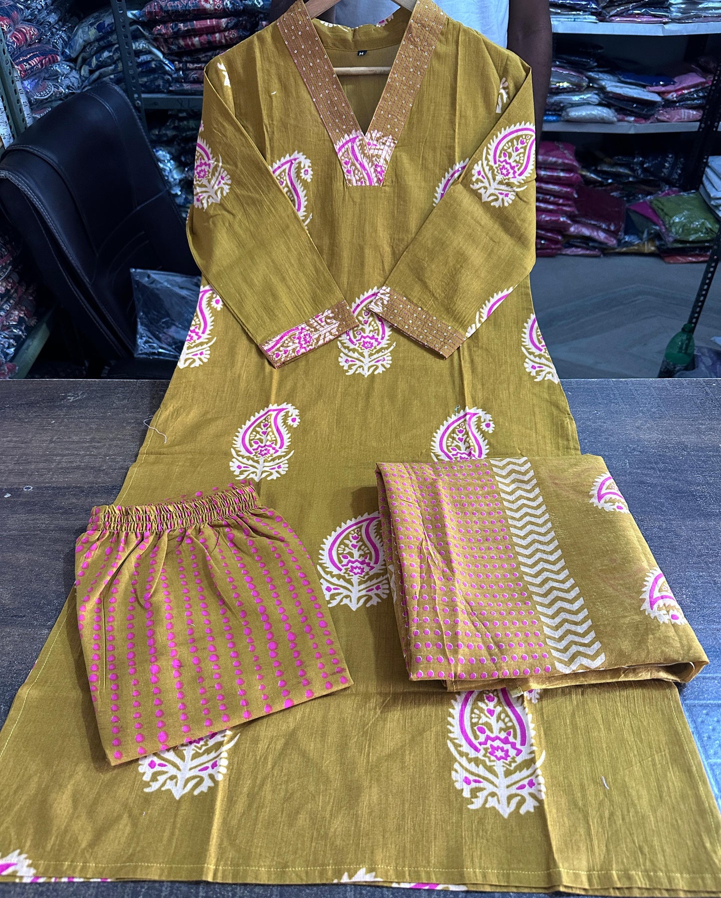 Pure fine Cotton fabric   Kurti with Pant with cotton 100-100 Dupatta🌹🌹Nack Hand work