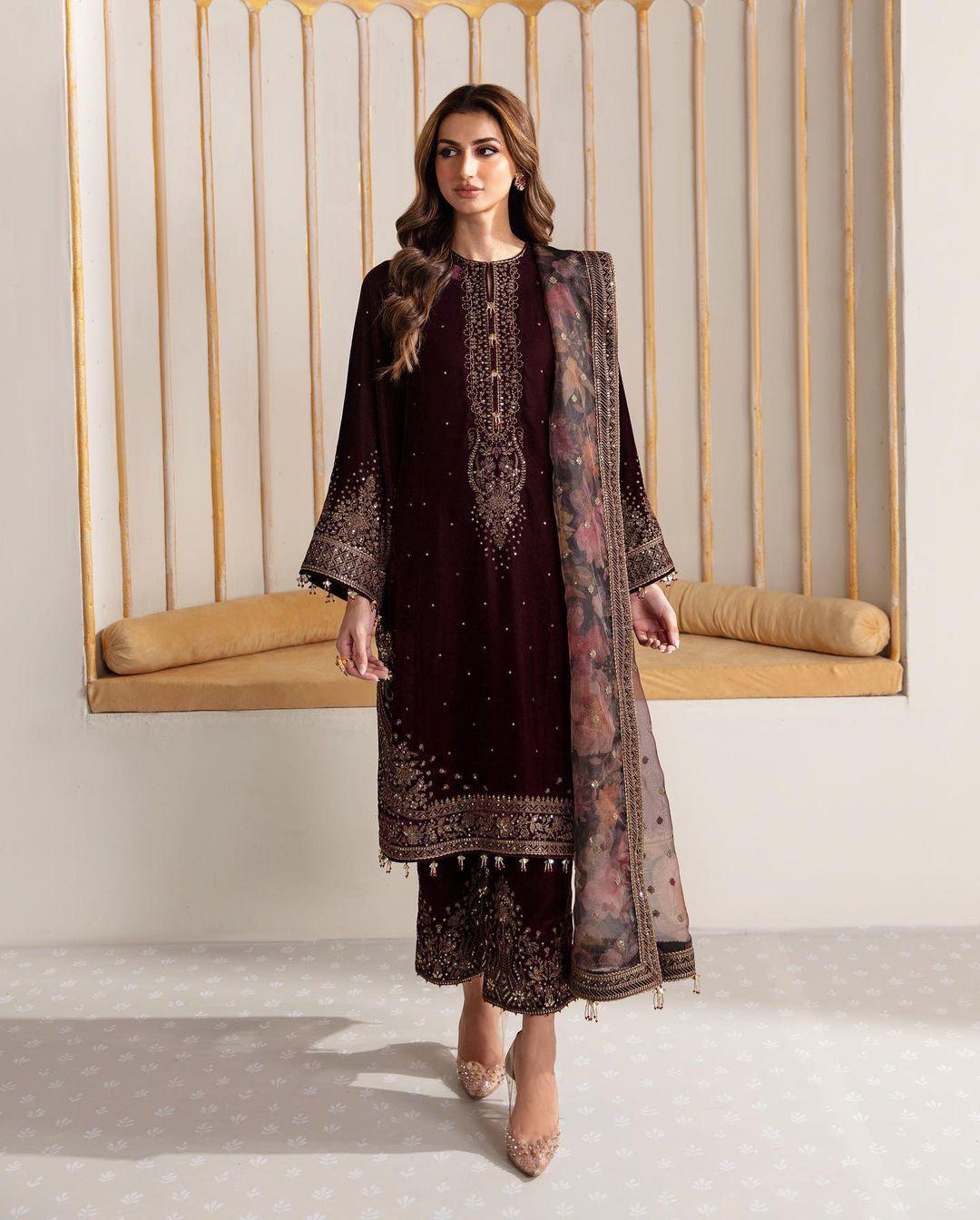 Pakistani velvet dress | Indian wedding dress | Pakistani velvet salwar kameez | Pakistani velvet suits