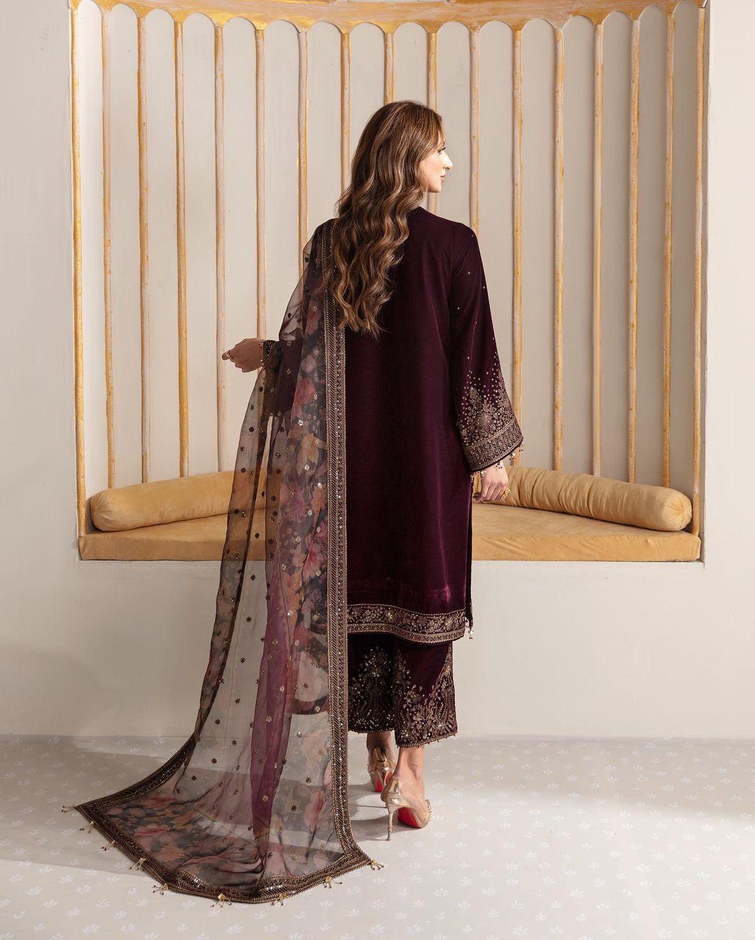 Pakistani velvet dress | Indian wedding dress | Pakistani velvet salwar kameez | Pakistani velvet suits