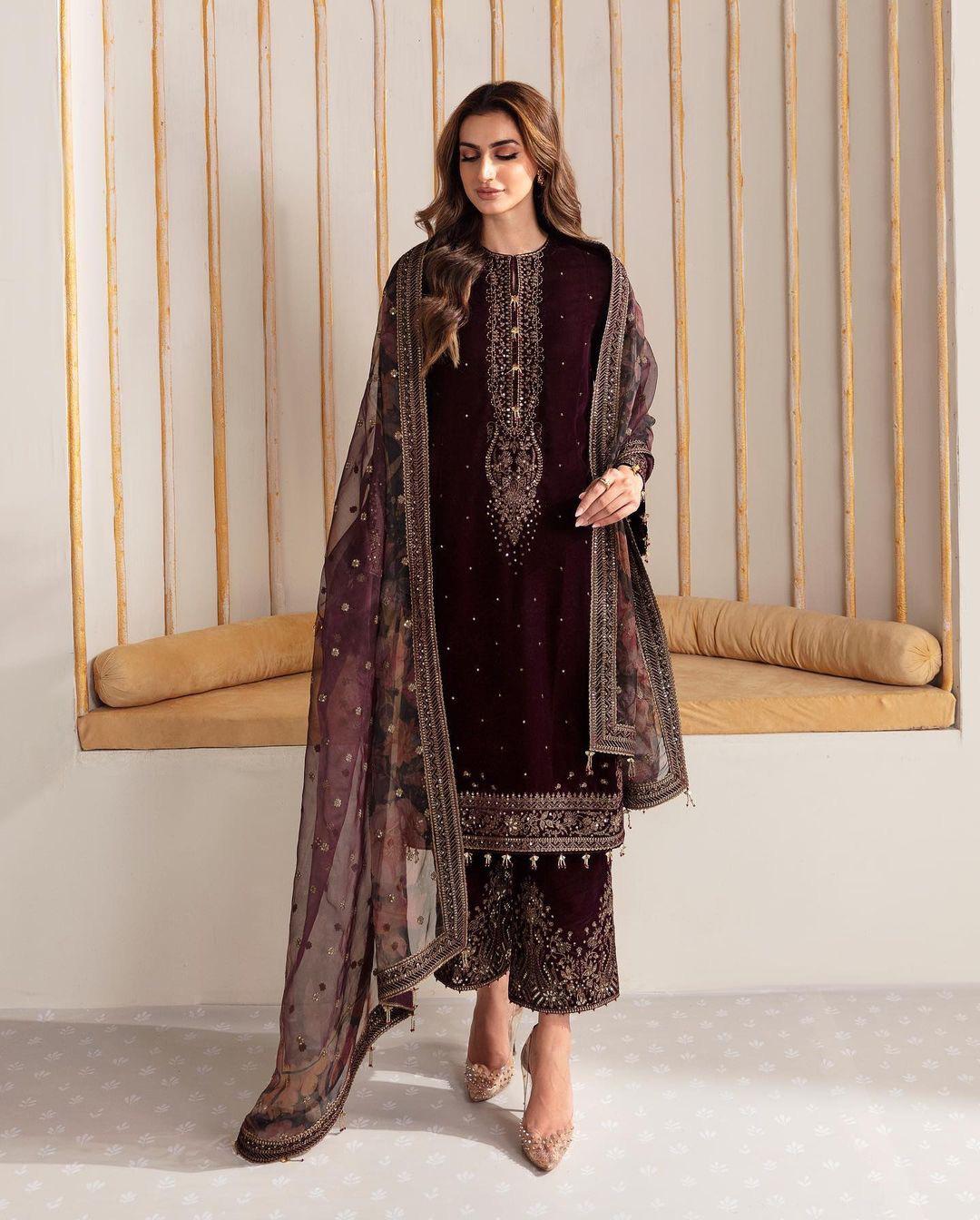 Pakistani velvet dress | Indian wedding dress | Pakistani velvet salwar kameez | Pakistani velvet suits