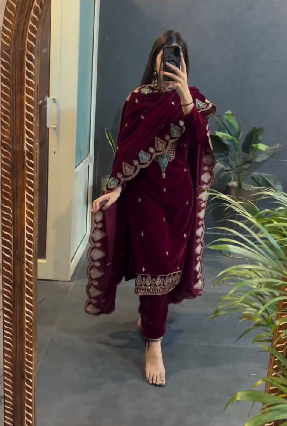 Pakistani velvet dress | Indian wedding dress | Pakistani velvet salwar kameez | Pakistani velvet suits