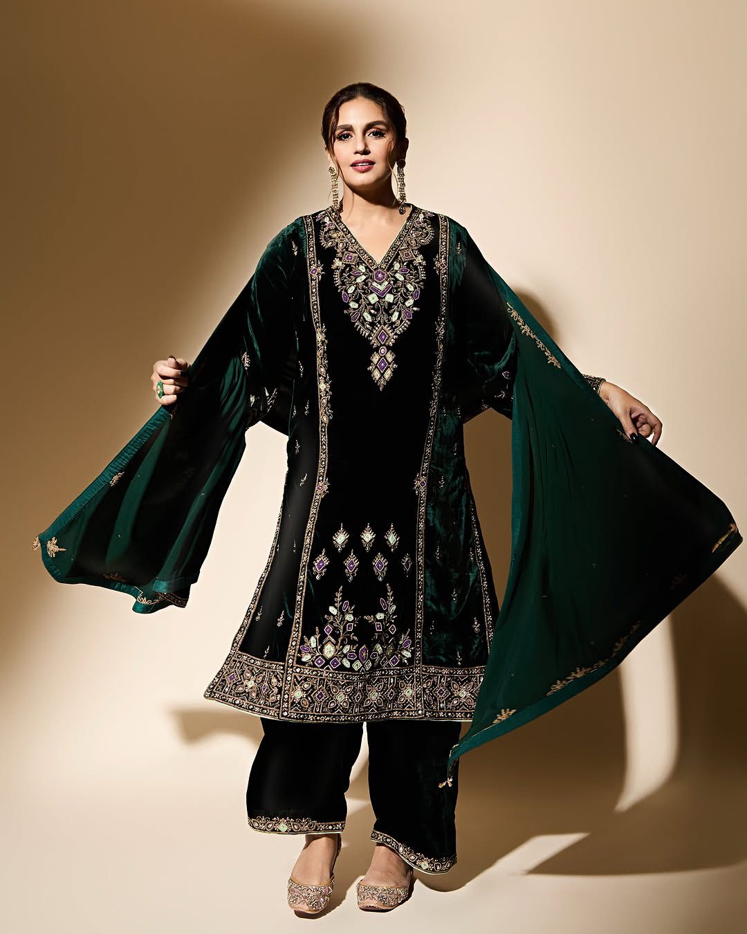 Heavy Green Velvet Salwar kameez Pakistani Suit Sequence Embroidery Work Festival kurti set Indian Salwar suit Readymade Suit for women