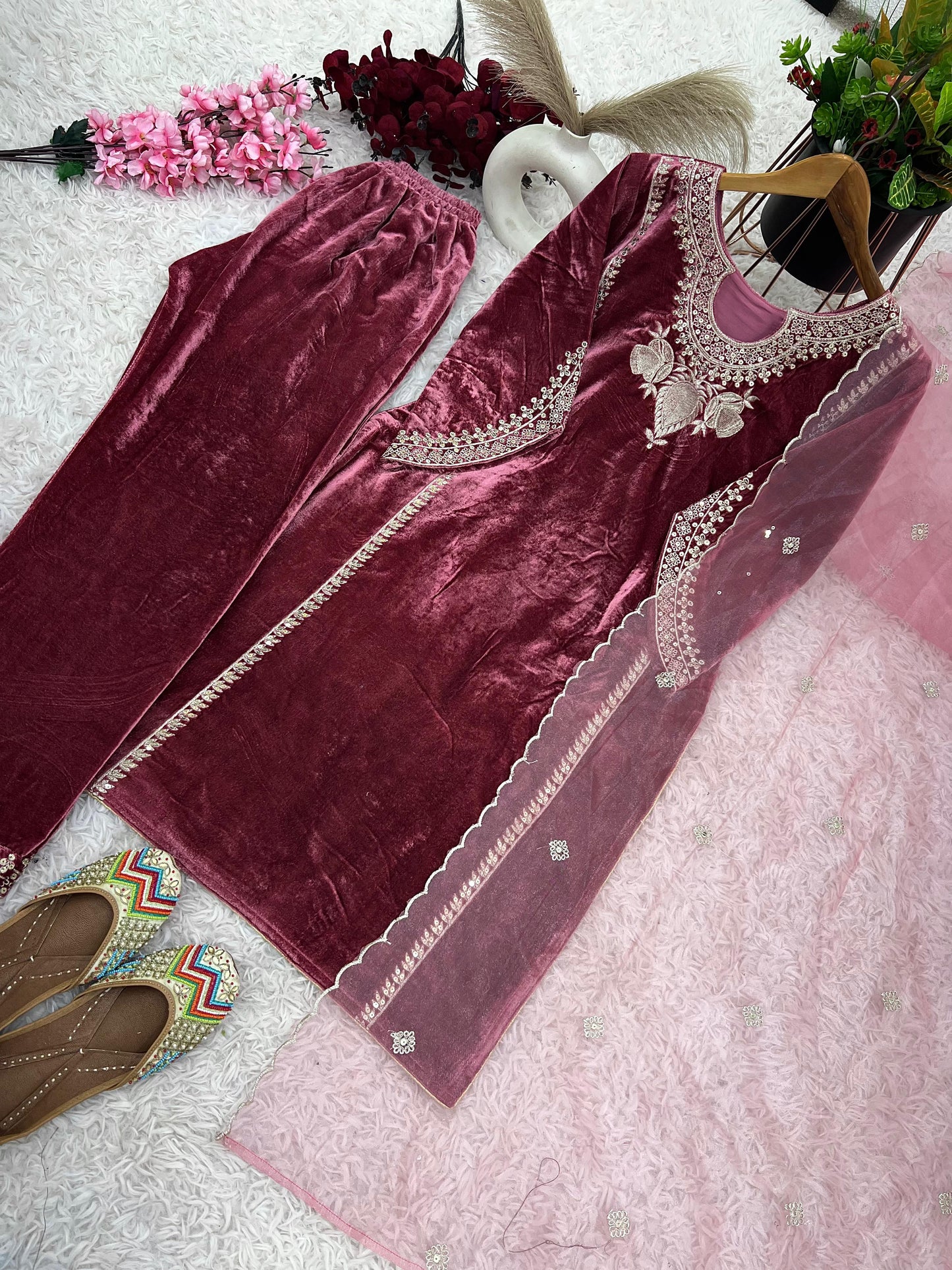 wedding wear Velvet Designer pakistani salwar kameez Embroidery Siquance Work