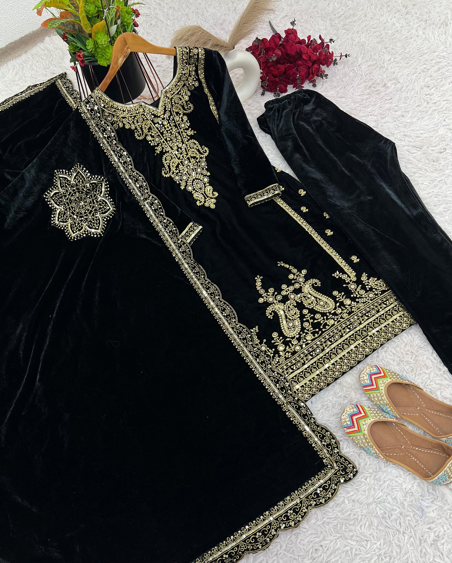 wedding wear Velvet Designer pakistani salwar kameez Embroidery Siquance Work