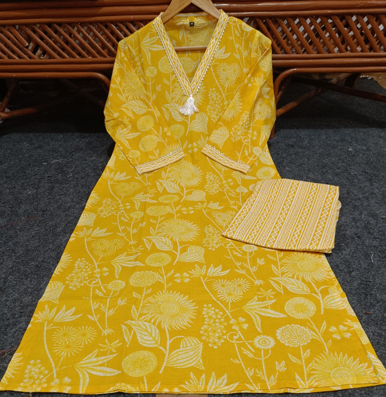 beautiful design This summer special dress is perfect for regular wear as office wear and kurti pent Design for Gorgeous ladies