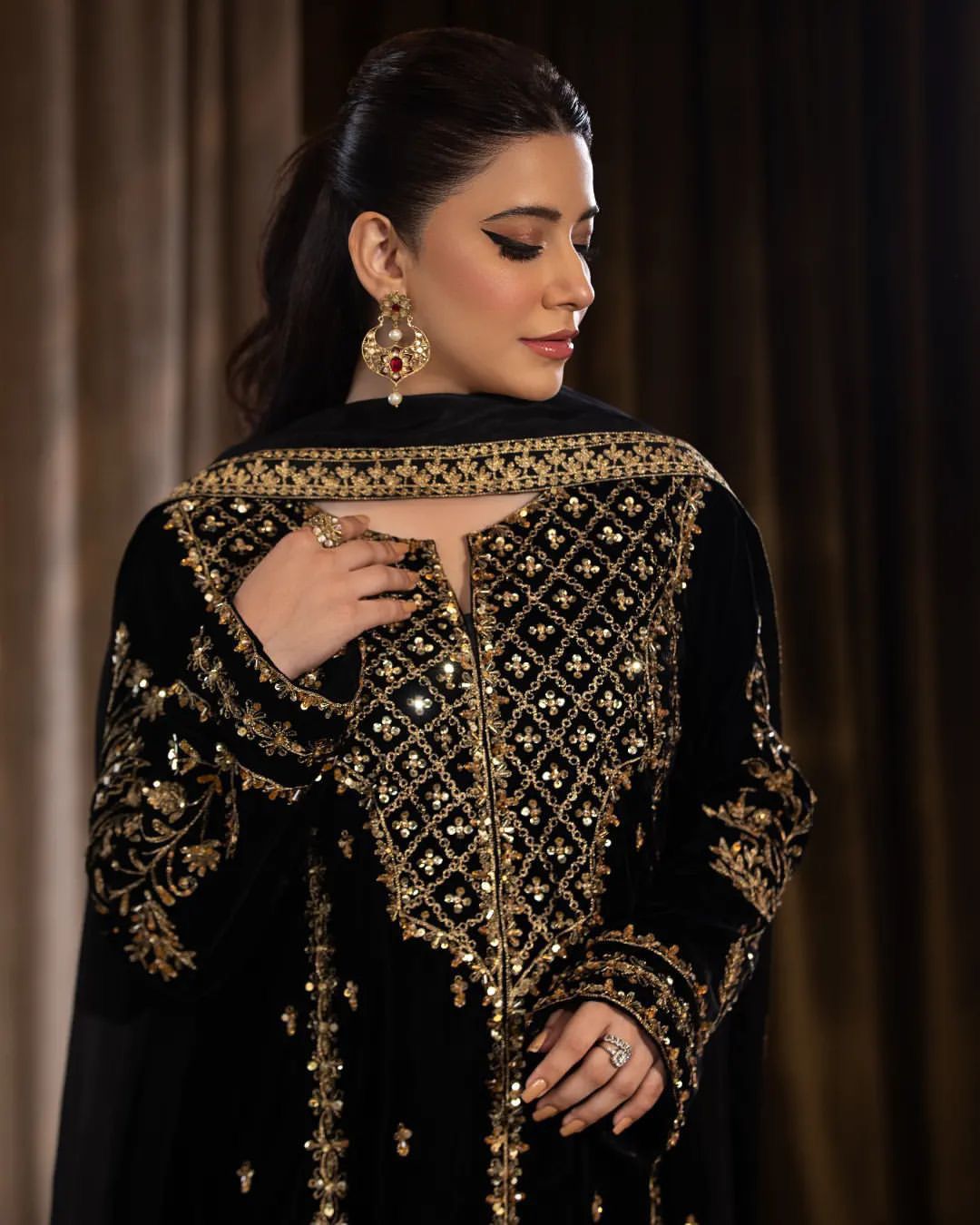 Pakistani libas winter collection velvet with net dupatta bust 42 large size ready made outfit