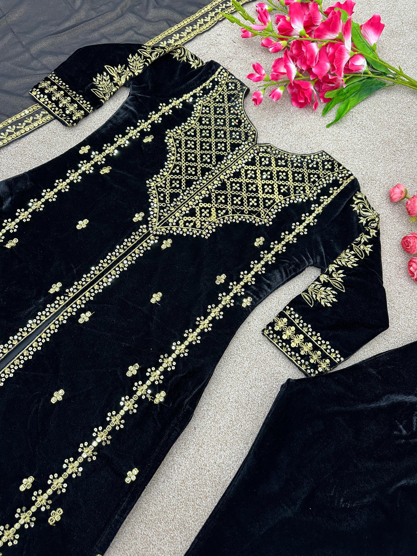 Pakistani libas winter collection velvet with net dupatta bust 42 large size ready made outfit