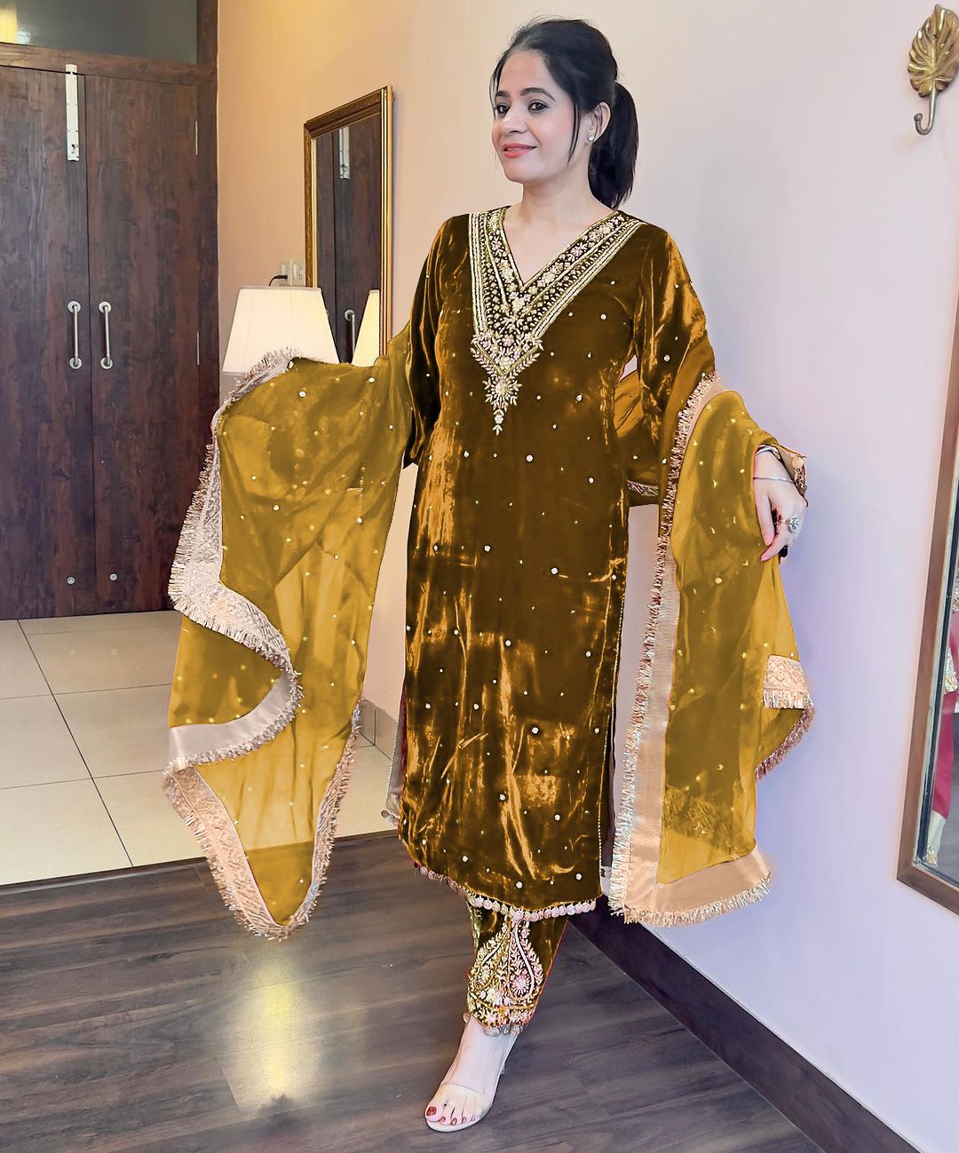 Đěsigner Party Wear Look Heavy Pure Viscose Velvet Top Plazzo & Dupatta Set