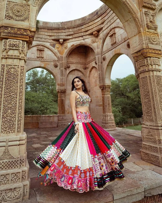 Flamenco Flair: Flamboyant Navratri Lehenga Choli Styles