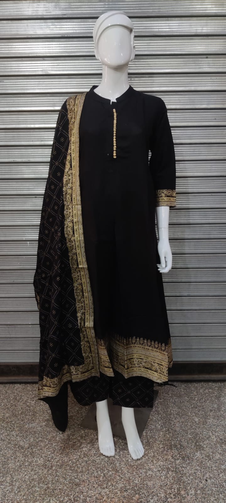 Indian Pakistani Blue Velvet Anarkali Style Kurta Set With Gold Jamawar  Pants | eBay
