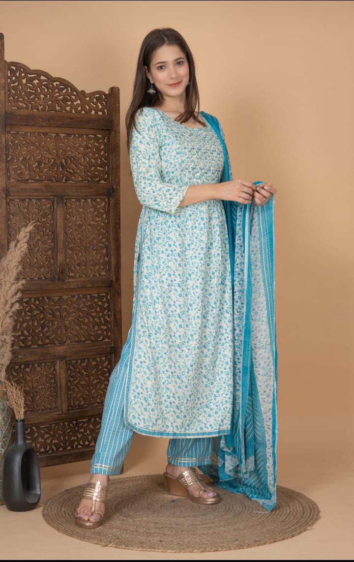 Rayon Designer Nayra cut Suit 3 pieces kurti pant Dupptta, Dry Clean at Rs  999/piece in Surat