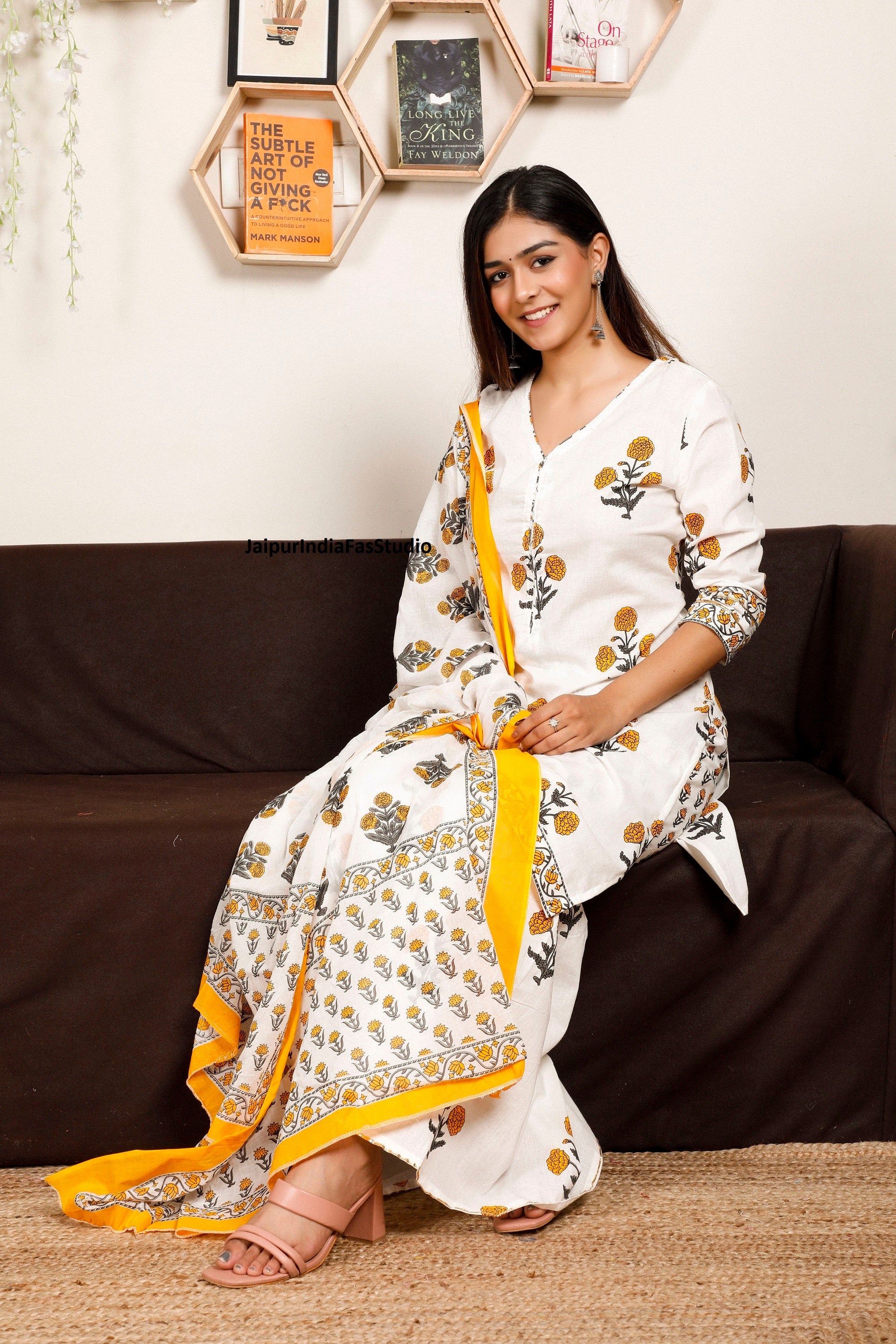 Ladies White Hand Painted Panjabi Kurti at 600.00 INR in Howrah | Kolka  Boutique - Let Style Speak Itself