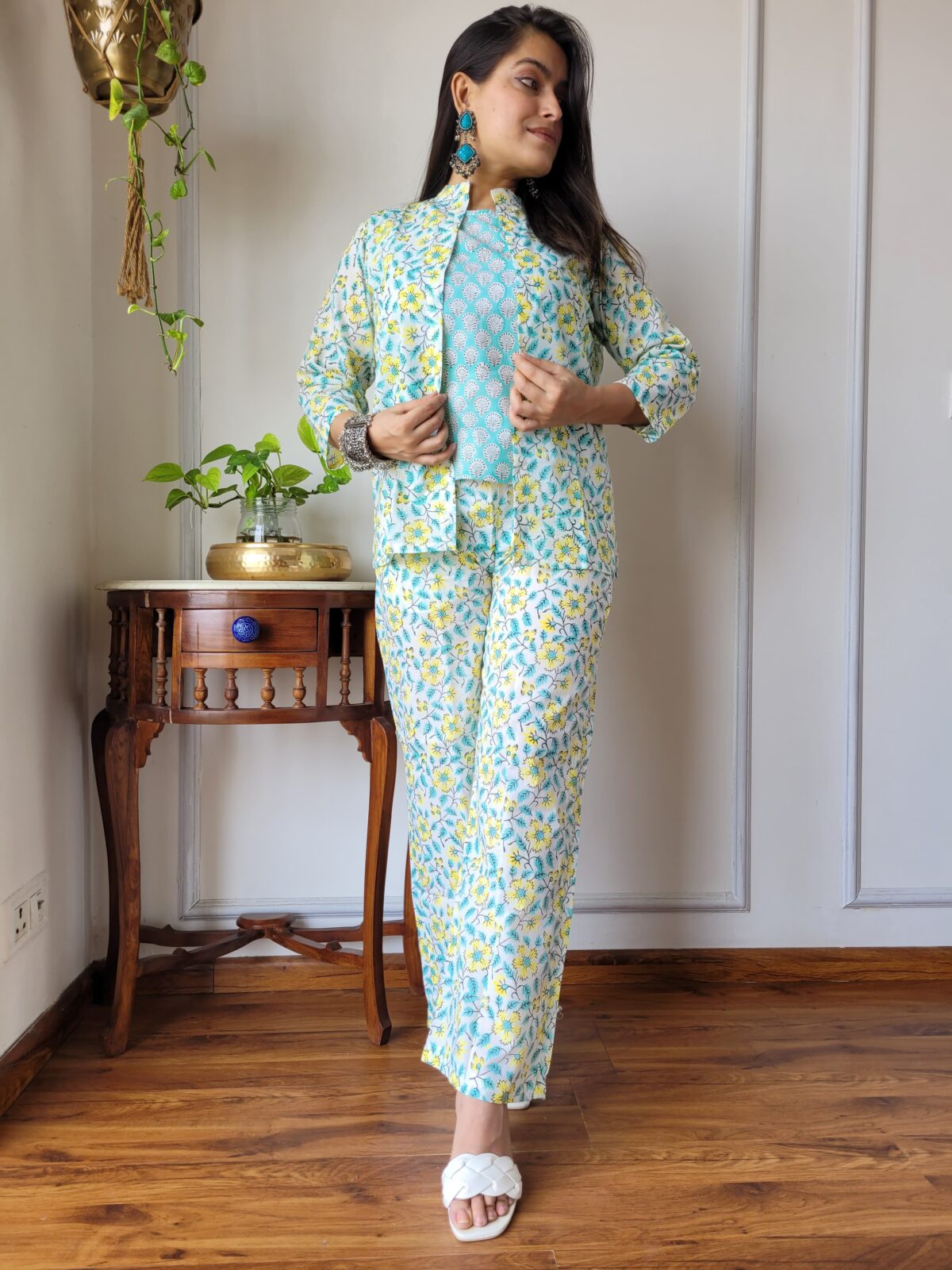 Printed White Crop top pant Shirt set , Co-ord set , Office Wear, Kurti pant, Yellow Kurta, Pakistani Suit women, Indian Cord Set, Best Summer Wear